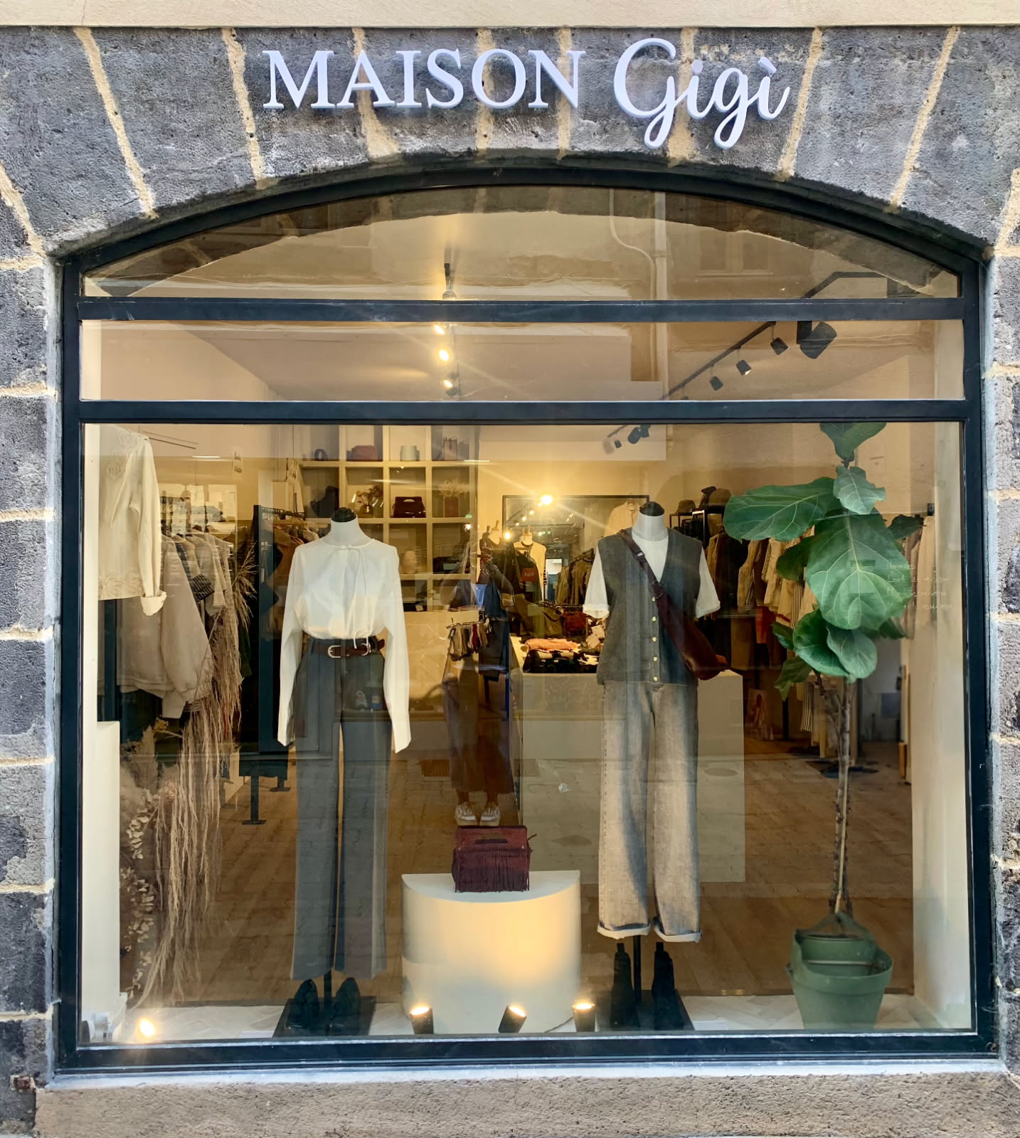 Devanture de boutique maison gigi